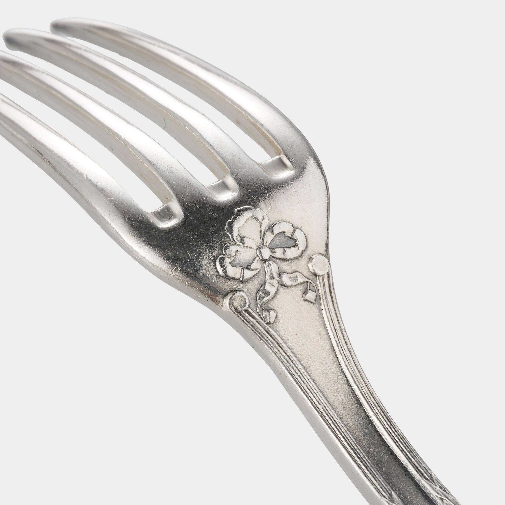 144-tlg. Besteckgarnitur versilbert – Klassisches Kreuzbanddekor - Bild