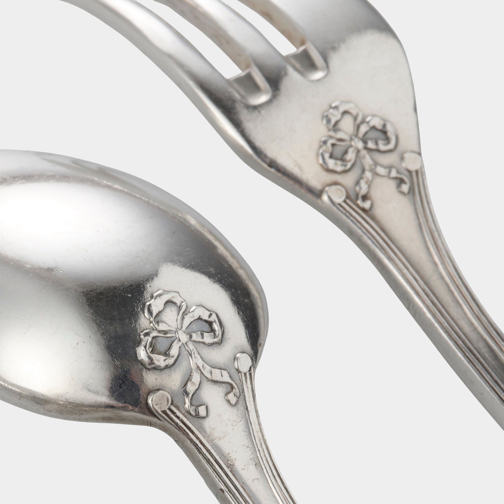 144-tlg. Besteckgarnitur versilbert – Klassisches Kreuzbanddekor - Bild