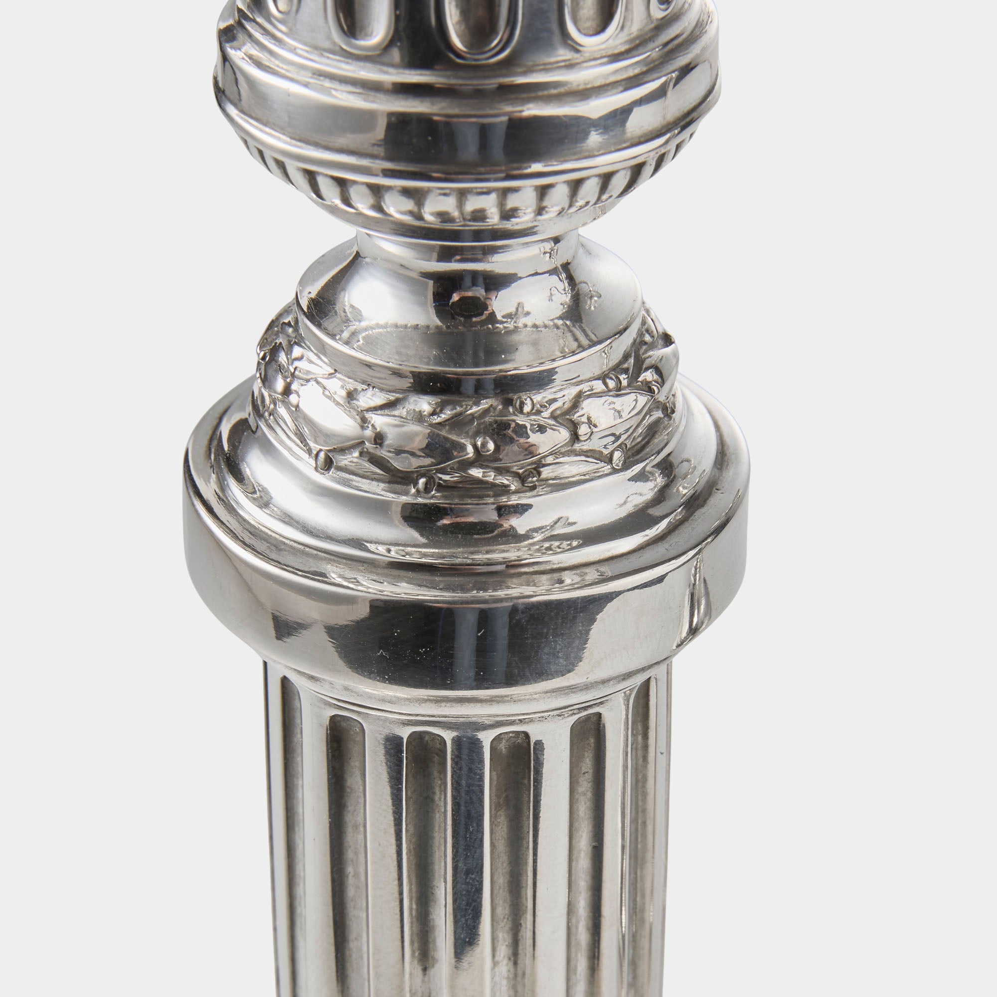 2 Girandolen/Silberleuchter 3-lichtig aus 800er Silber – Ludwig XVI-Stil - Bild