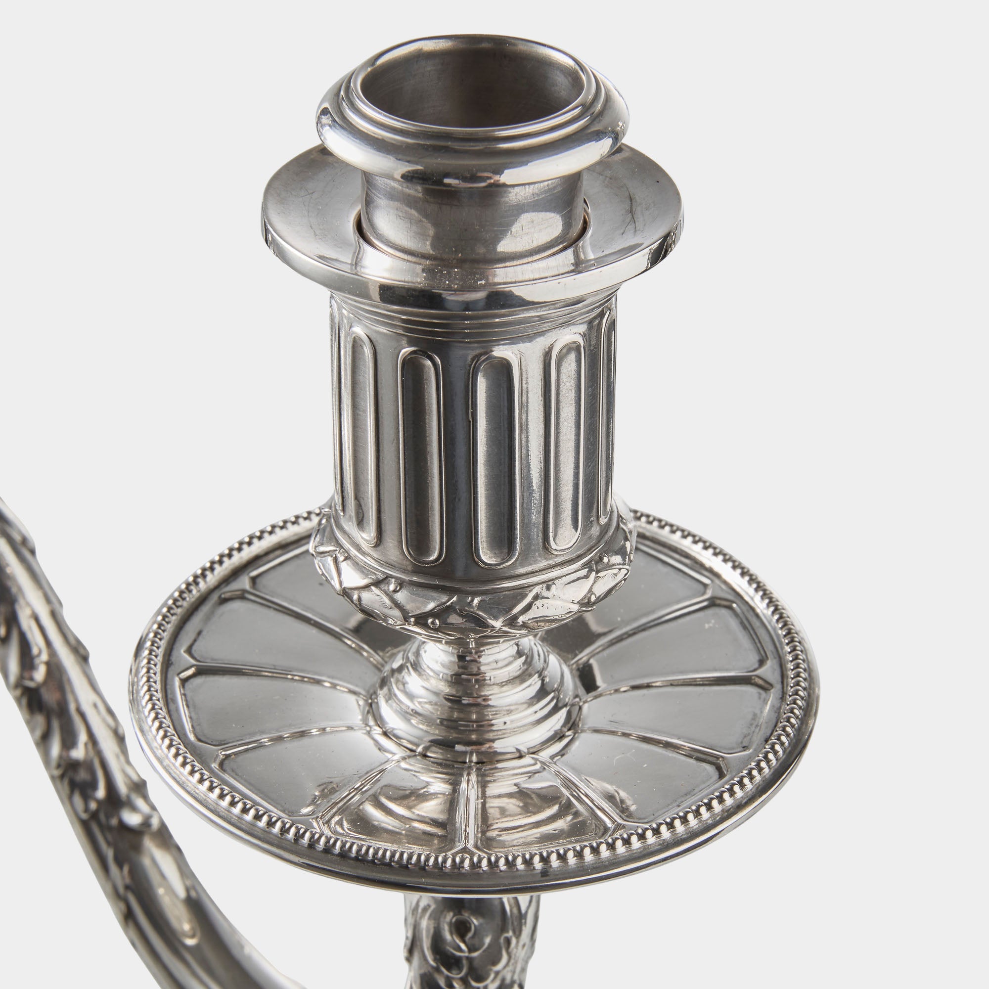 2 Girandolen/Silberleuchter 3-lichtig aus 800er Silber – Ludwig XVI-Stil - Bild