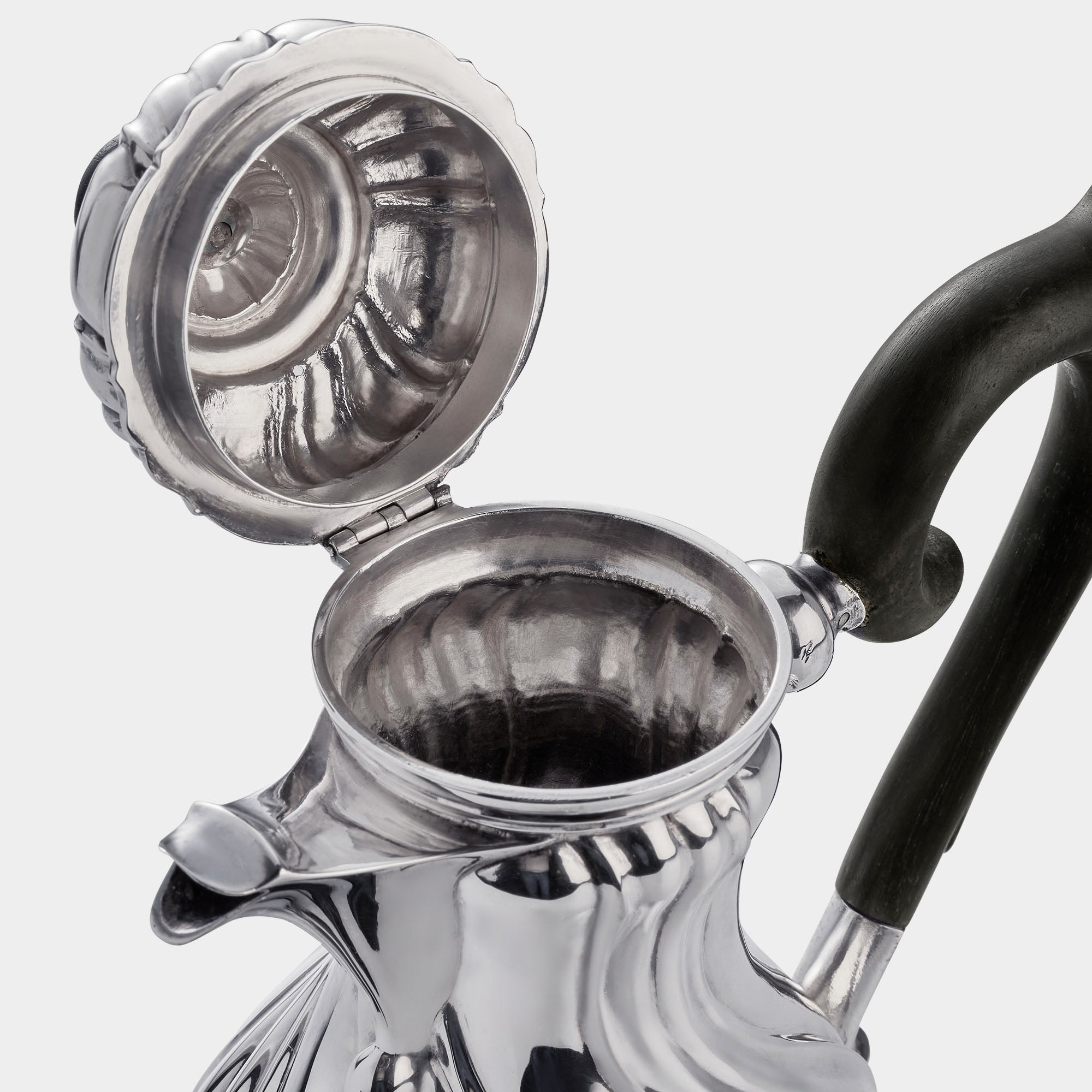 Kleine 800er Silber Kaffeekanne auf Füßen - Bild 3