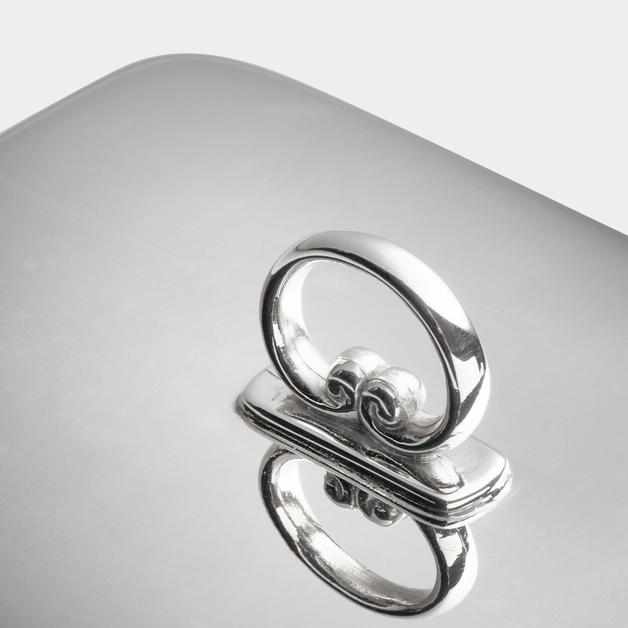 Designer Butterdose aus Echtsilber mit rechteckigem Design - Bild 2