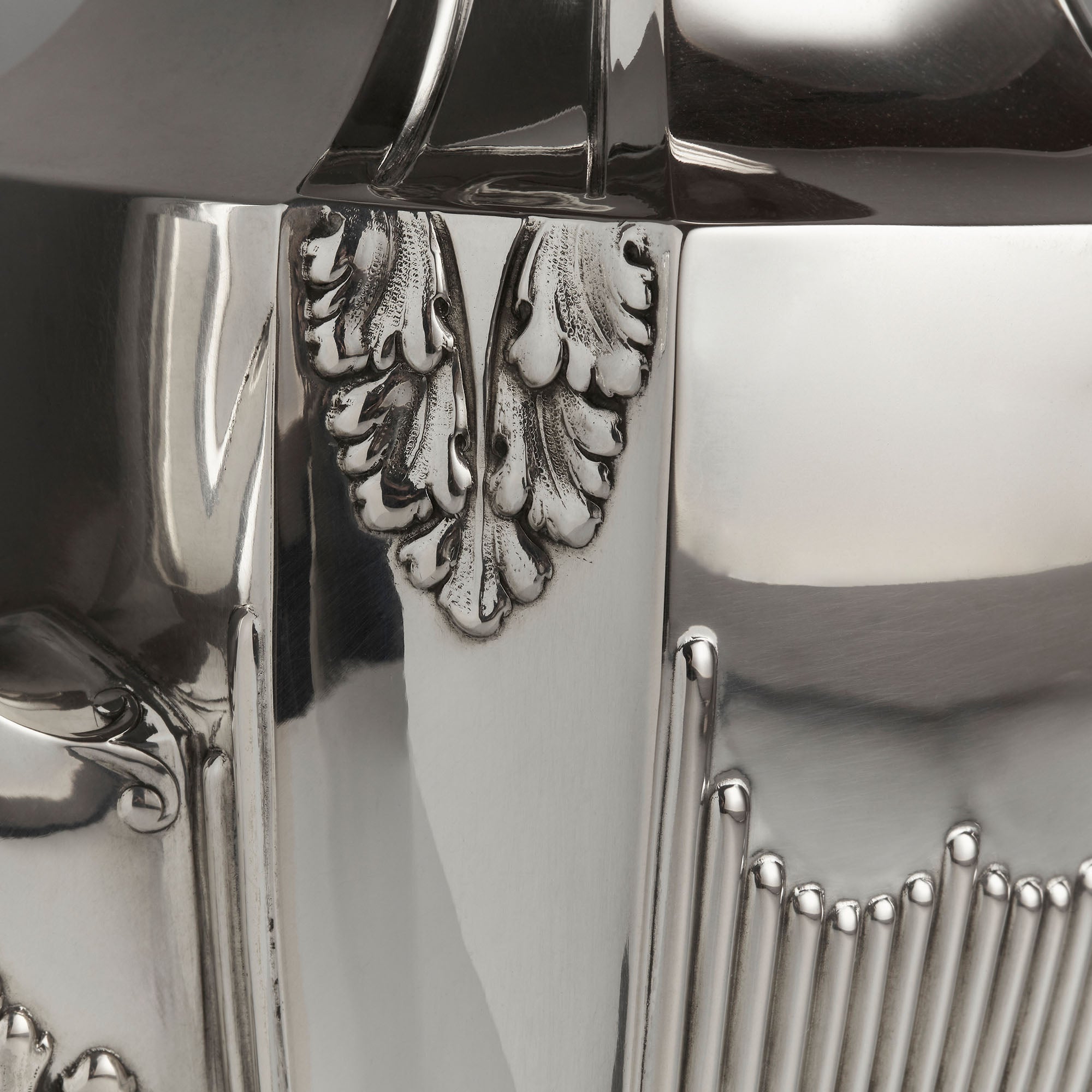Edle Kaffeekanne auf Füßen von Koch & Bergfeld - 800er Silber, 1,3 l - Bild 2