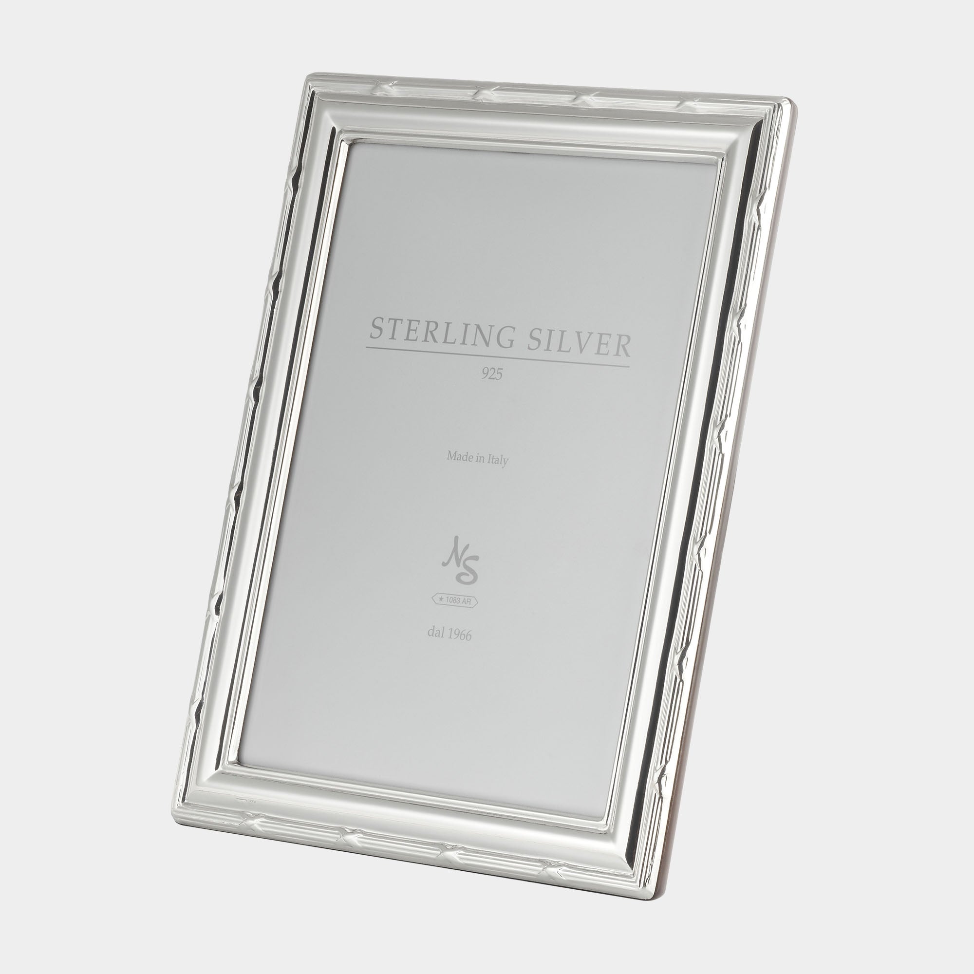 Zeitloser Echtsilber Fotorahmen mit Kreuzbandrand - Bild 1