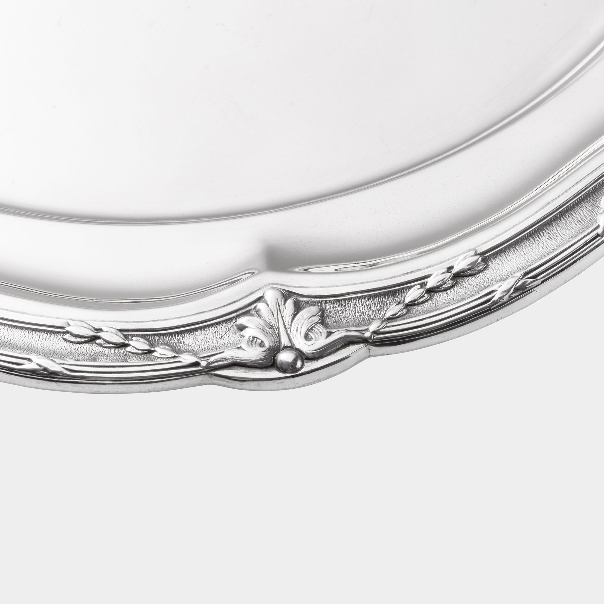 Handgefertigter Belgischer Silberteller mit Schleifendekor - Bild 4