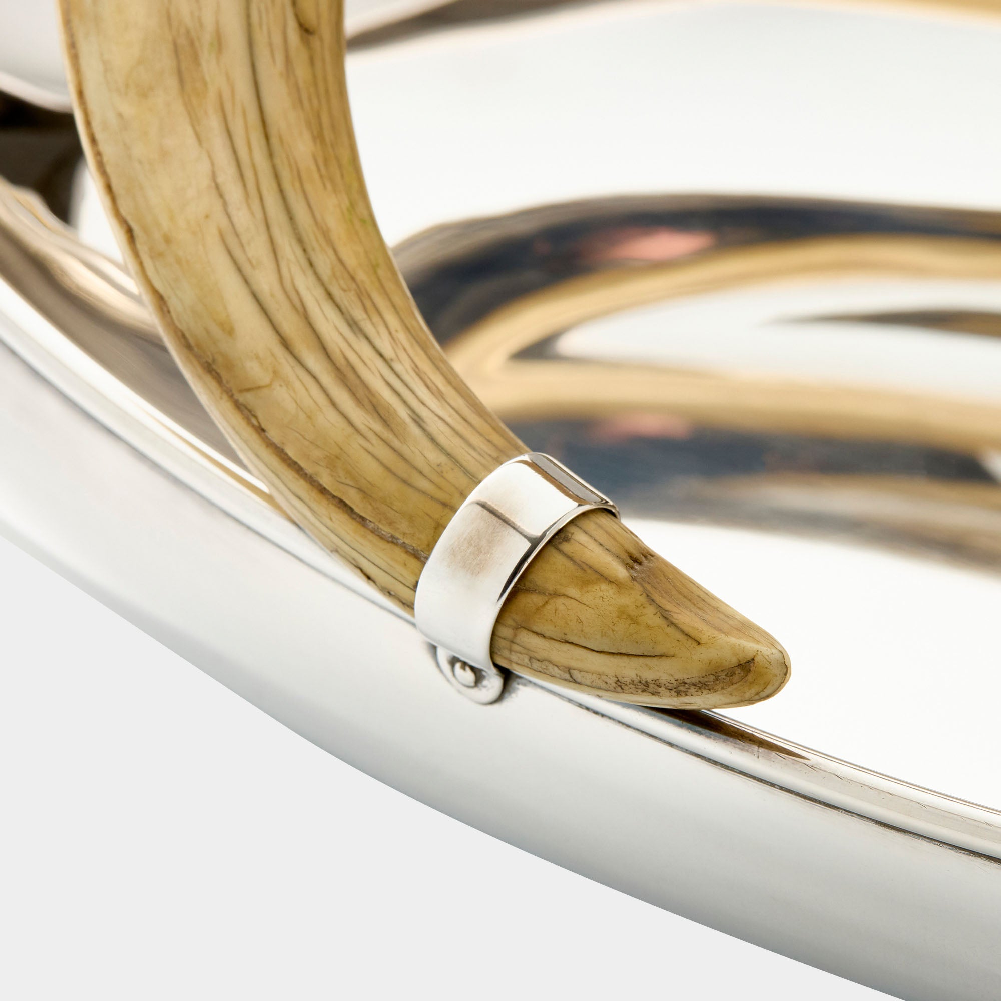 Luxus-Servierschale aus 925er – Ovale Form mit Eichenlaub & Eberzahngriff - Bild 2