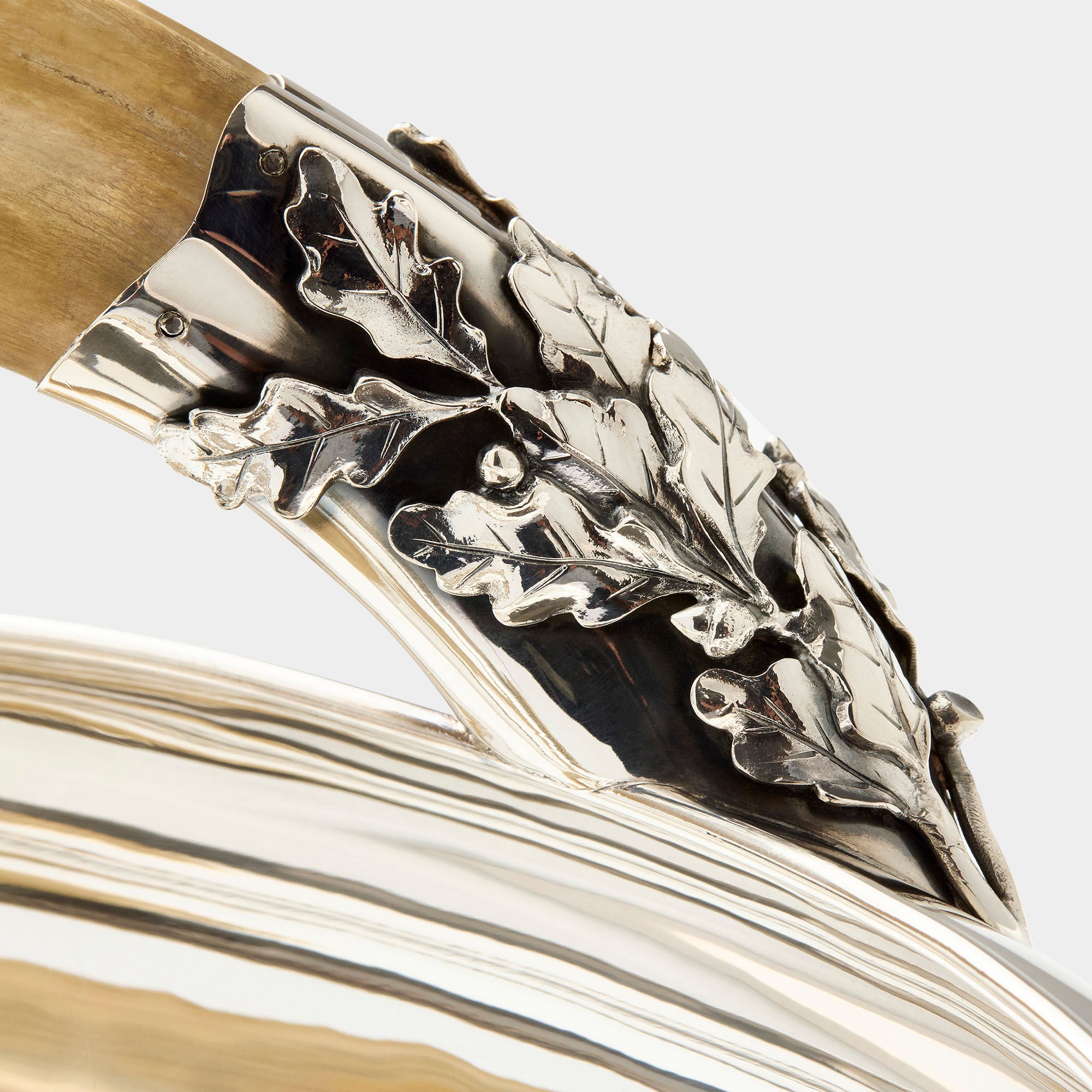 Luxus-Servierschale aus 925er – Ovale Form mit Eichenlaub & Eberzahngriff - Bild 3