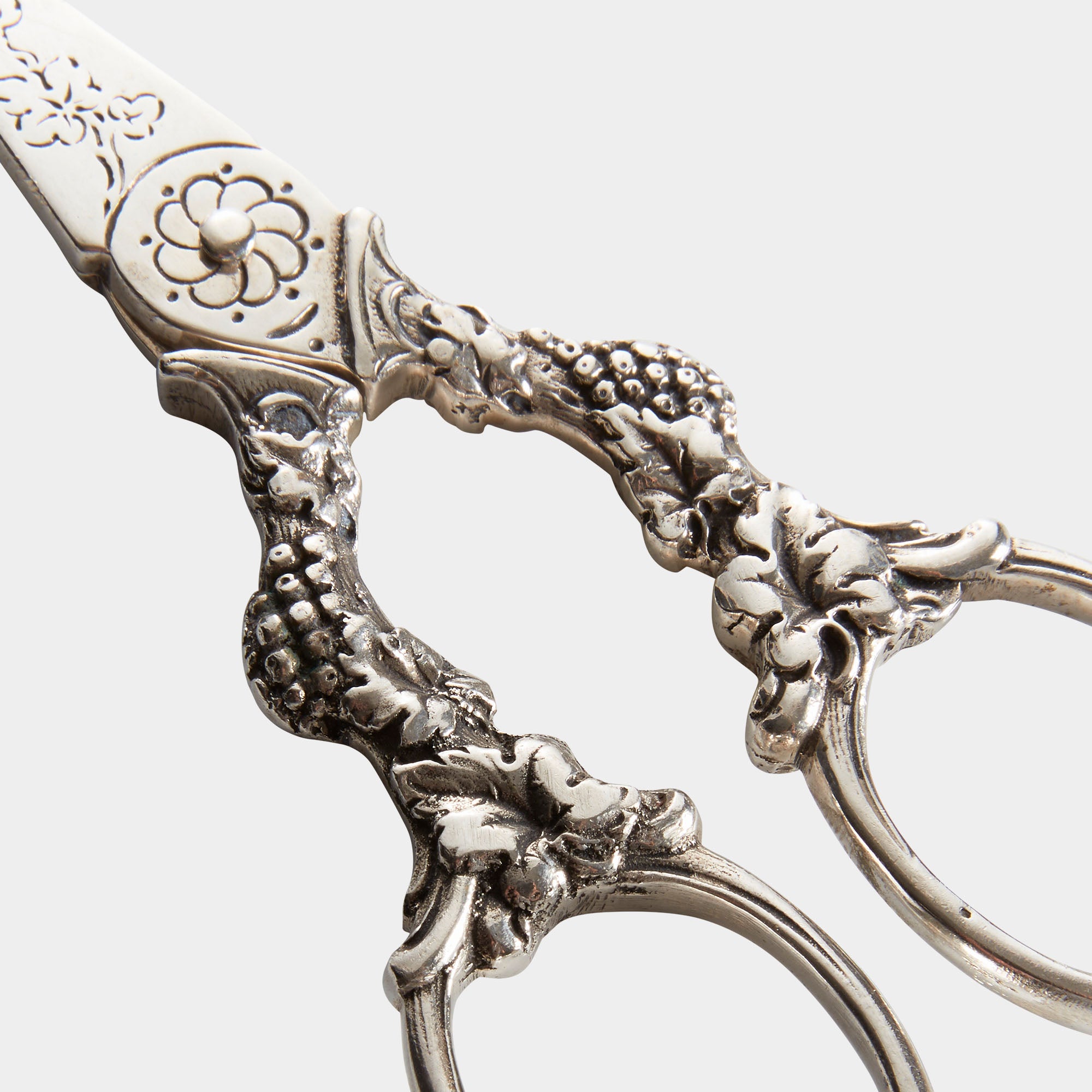 Handgefertigte Traubenschere – Massives 800er Silber mit filigranen Details - Bild 3