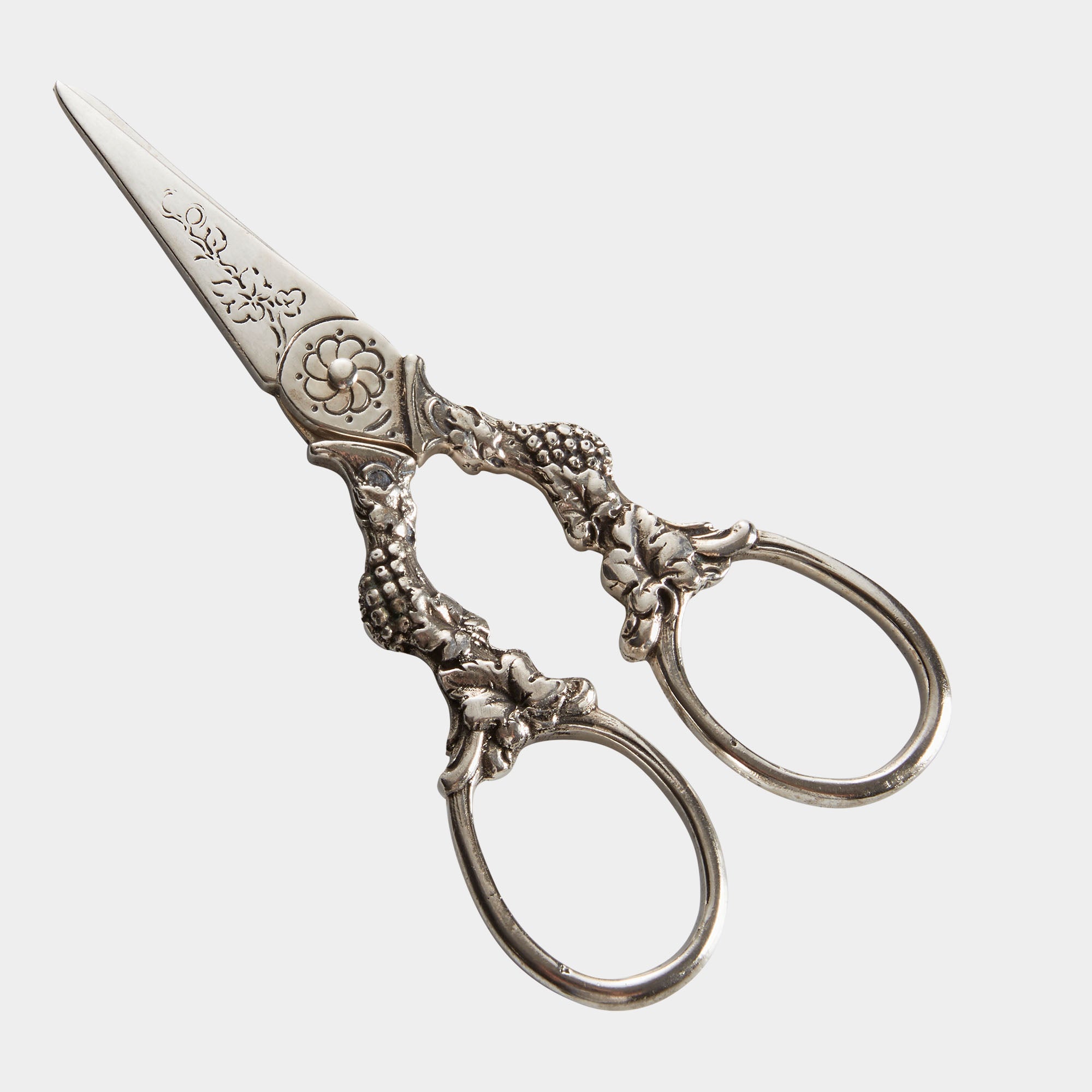 Handgefertigte Traubenschere – Massives 800er Silber mit filigranen Details - Bild 1