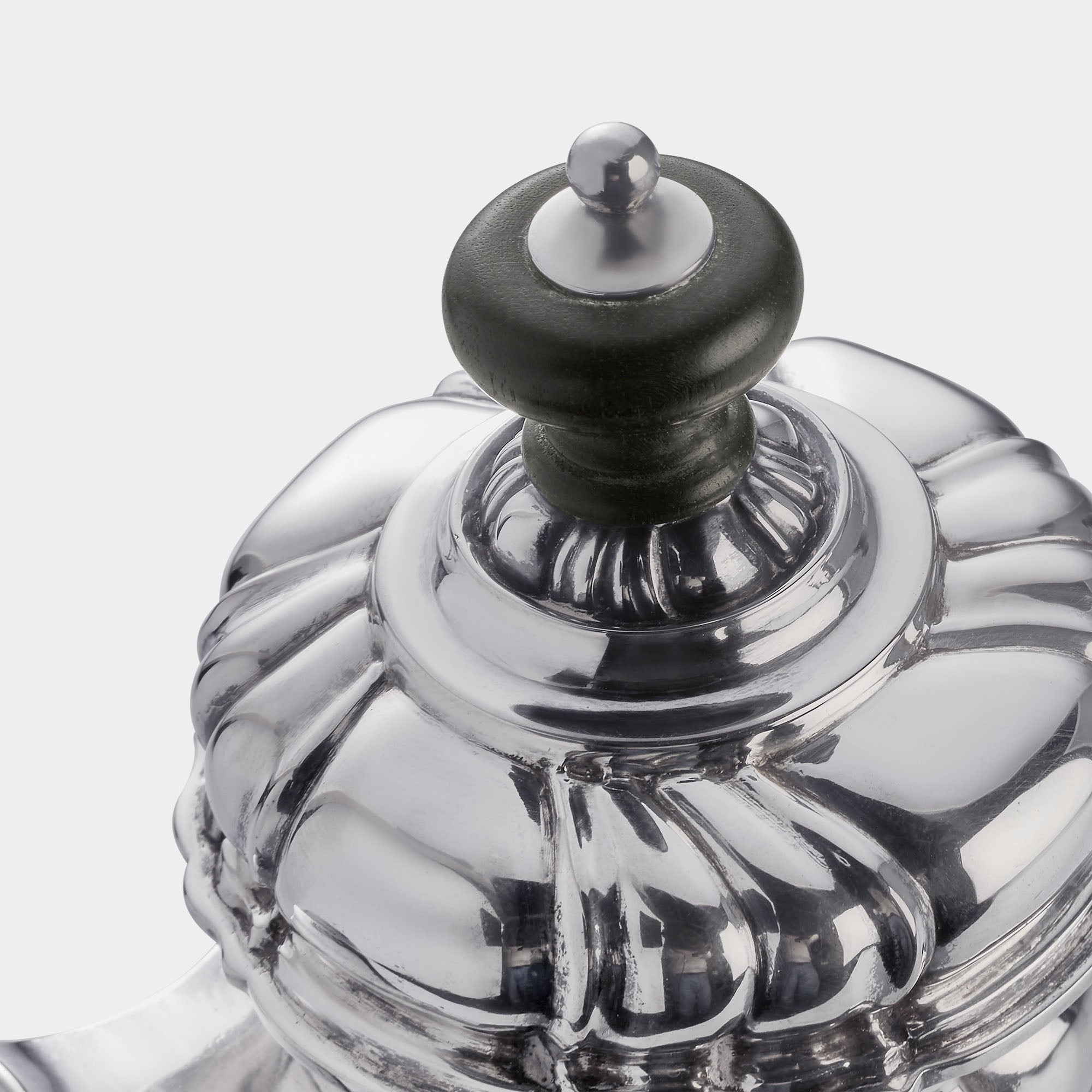 Kleine 800er Silber Kaffeekanne auf Füßen - Bild 4